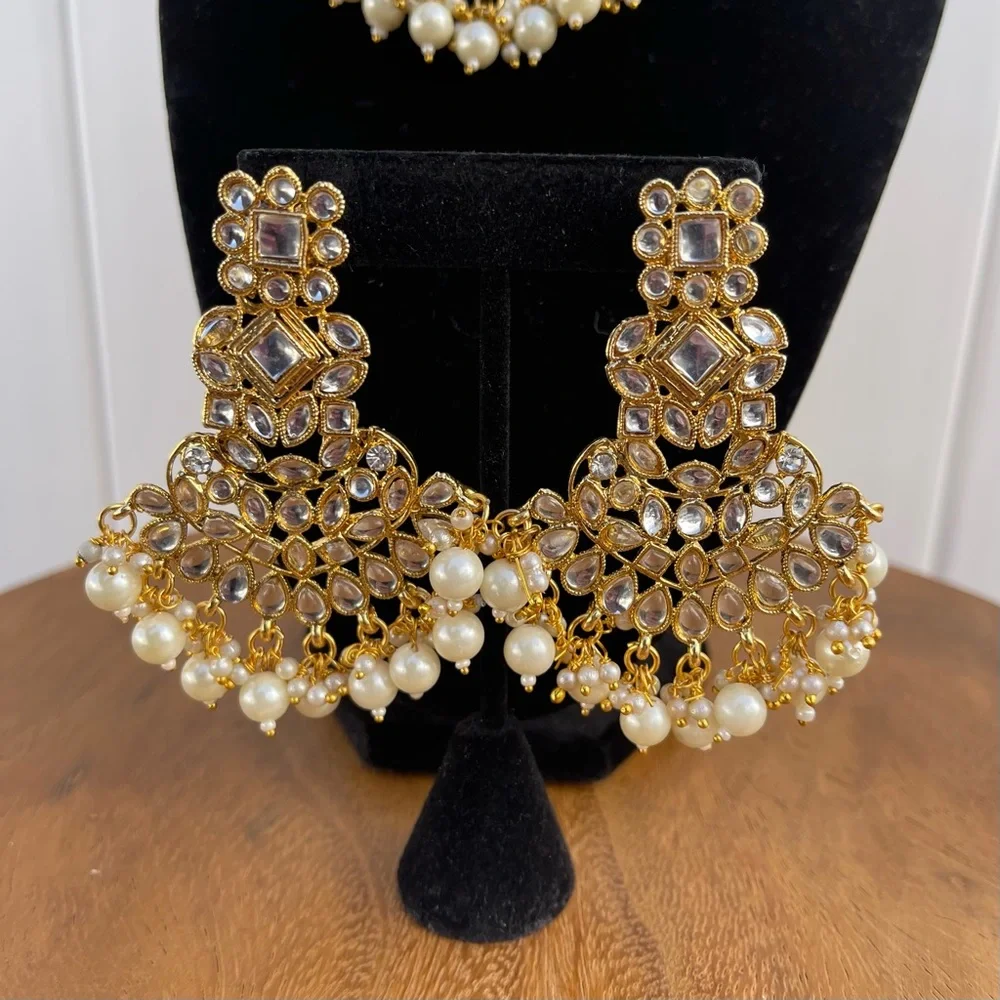 Faux Pearl Kundan Earrings With Maang Tikka - Picture 8 of 10
